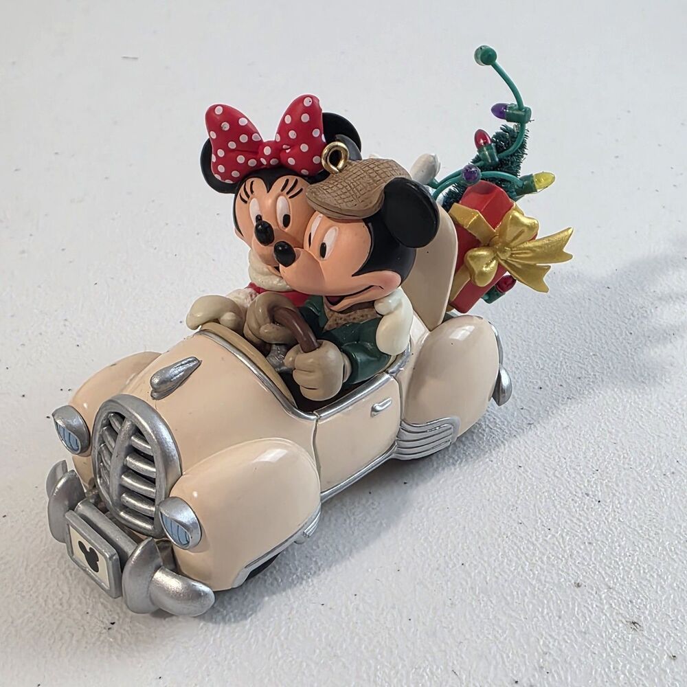 Hallmark Keepsake Ornament Disney's Mickey & Minnie World-Class Shoppers 2004